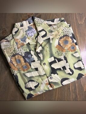 Mench Collections Mens Large Button Down Hawaiian Shirt Japanese Inspired. Silky